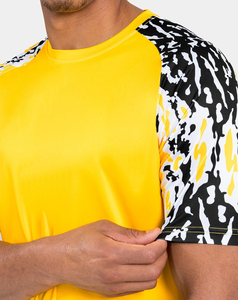 Camiseta de Fútbol Amarilla Personalizada para Hombre, Manga Corta, Cuello Redondo, Estampado de Camuflaje, Absorbe la Humedad, Ajuste Atlético, Ropa para Todas las Temporadas - Product Image 3