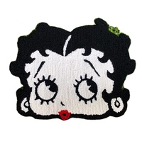 Handgefertigter Maßgeschneiderter Tuft-Teppich mit Betty Boop Logo, Anpassbarer Premium-Teppich, Fleckresistent, Rutschfest, aus PET
