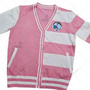 Cardigan en tricot à manches longues pour femme, bleu clair rayé, col en V, avec boutons et patch logo, style universitaire. - Product Image 6
