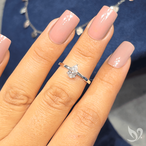 Bague solitaire en diamant de laboratoire de forme poire de 0,50 carat en or 18 carats |   Bijoux de fiançailles certifiés IGI - Product Image 5