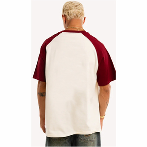 Camiseta de manga raglán blanca y roja para hombre, cuello redondo, corte regular, informal, tejido de punto, color sólido, ribete en contraste, 100% algodón - Product Image 3