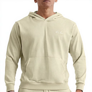 Sweat-shirt personnalisé pour homme en molleton vert sauge, broderie minimaliste sur la poitrine, style streetwear aux tons terreux - Product Image 1