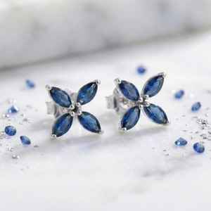 ต่างหูมาร์คีส์แซฟไฟร์แท้ รับรองความแท้ ประดับด้วยแซฟไฟร์สีน้ำเงิน ดีไซน์สวยงาม ตัวเรือนเงินแท้ 925 ชุบทอง 14K เหมาะสำหรับเป็นของขวัญ - Product Image 2