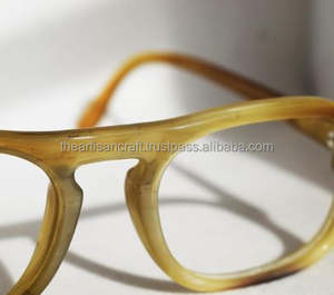 Gafas con Montura de Cuerno de Búfalo para Mujer y Hombre, Estilo Náutico Animal, Ecológicas, Hechas a Mano, Artesanales - Product Image 1