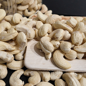 Noix de cajou brutes de qualité WW240, naturelles et séchées, adaptées à l'exportation mondiale - Product Image 1