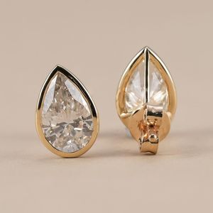 Boucles d'oreilles clous populaires en or massif 14 carats avec diamants de laboratoire taille poire de 2,01 carats chacun pour femme, cadeau de mariage ou de fête pour la mariée - Product Image 4
