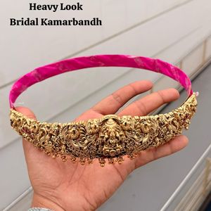 เข็มขัดคาดเอวทองเหลืองชุบทองโบราณลายเทพีลักษมีประดับทับทิมสังเคราะห์ ดีไซน์หรูหรา - Product Image 2