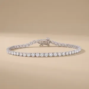สร้อยข้อมือแบบโซ่ชุบทอง 14k ยี่ห้อ RAMDUT IMPEX ประดับเพชรทรงบาแกตต์เจียระไนแบบช่อง ดีไซน์ฮิปฮอป สำหรับทุกเพศ เหมาะสำหรับใส่ทุกวัน - Product Image 2