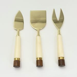 Juego de Cuchillos Profesionales para Queso de Metal con Mango de Resina Blanca, Colección Premium para Cortar Queso para la Industria Hotelera - Product Image 1