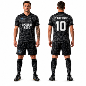 Conjunto de Camiseta y Pantalones Cortos de Fútbol para Hombre, Diseño de Camuflaje Digital Negro, Absorbe la Humedad, Ajuste Atlético, Estampado Sublimado con Patrón Geométrico - Product Image 1