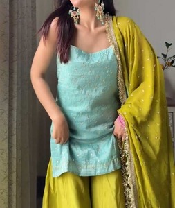 Élégant Salwar Kameez en soie turquoise et moutarde avec broderie, robe de mariée traditionnelle indienne et pakistanaise longue jusqu'au sol - Product Image 4