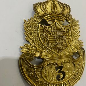 Insignia para Gorra Kirkwell Celtic Penannular de Latón Decorada en Oro, Sin Níquel, con Pasador de Seguridad - Product Image 1