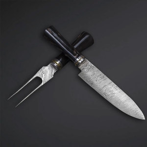 Couteau de chef de luxe en acier Damas avec lame à motifs, outil de cuisine haute performance pour une découpe et une tranchure de précision - Product Image 1