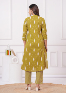 Elegante Conjunto de Kurti y Pantalón de Algodón para Mujer |   Conjunto de Kurta de Corte Recto con Estampado Verde - Product Image 2