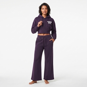 Conjunto de dos piezas para mujer al por mayor: Sudadera con capucha corta de hombros caídos con cremallera completa y pantalón jogger de pierna ancha, con logo personalizado, ropa casual - Product Image 1