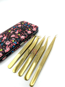 Juego de Pinzas para Pestañas Chapadas en Oro, Herramientas de Precisión con Estuche Floral, Kit de 5 Piezas para Aplicación de Extensiones de Pestañas - Product Image 4