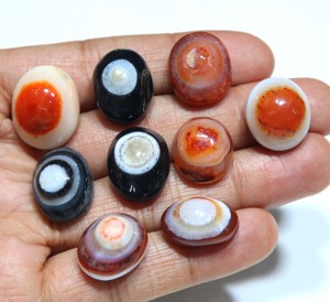 พลอยตาแมวสุลเลมานีทรงรีแบบเรียบธรรมชาติสำหรับทำเครื่องประดับ - Product Image 1