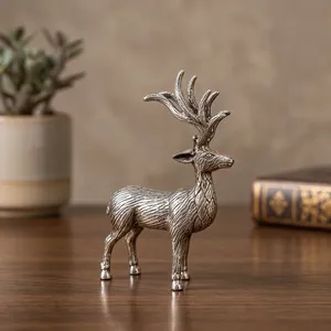 Figura de Ciervo Hecha a Mano con Acabado Plateado de 15 cm, Elegante Escultura de Ciervo, Estatua Decorativa de Animal de Metal, Adorno de Lujo para Mesa de Hogar u Oficina - Product Image 4