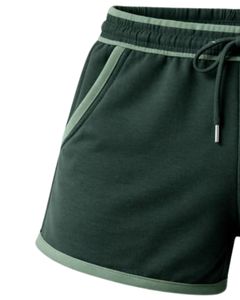 กางเกงขาสั้นผ้าฟลีซคอตตอนสีเขียวป่าตัดกับสีเขียวอ่อนสำหรับผู้หญิง เอวยางยืด สวมใส่สบายๆ สำหรับฤดูร้อน เหมาะสำหรับเล่นกีฬาและพักผ่อน - Product Image 3