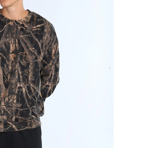 เสื้อสเวตเชิ้ตผ้าฟลีซลายพรางสำหรับผู้ชาย พิมพ์โลโก้ตามสั่ง เสื้อพูลโอเวอร์ผ้าฝ้าย/โพลีเอสเตอร์ ขายส่งจากปากีสถาน สำหรับวิทยาลัย/มหาวิทยาลัย - Product Image 6