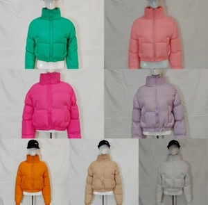 เสื้อแจ็คเก็ตพัฟเฟอร์ทรงครอปสำหรับผู้หญิง OEM แฟชั่นลำลองสำหรับฤดูใบไม้ร่วง ติดกระดุมและซิป ทรงโอเวอร์ไซส์ - Product Image 6