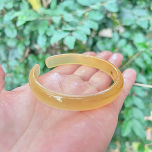 กำไลข้อมือเปิดทำจากเขาควายคุณภาพสูง ขัดเงา เป็นมิตรกับสิ่งแวดล้อม ดีไซน์ทันสมัย งานฝีมือธรรมชาติ ทำด้วยมือ ขนาดสั่งทำได้ ของขวัญแต่งงาน - Product Image 1