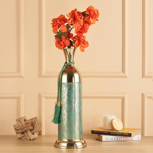 Jardinière artisanale en métal, fabrication indienne, finition soignée, polissage premium, finition de luxe. - Product Image 1