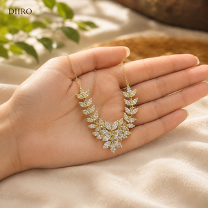 Collier de luxe en or jaune vermeil avec moissanite, coupe marquise, motif floral, voile de feuilles, pour mariée - Product Image 4