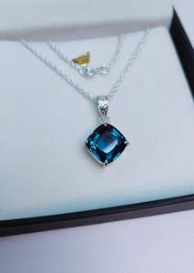 Pendentif Saphir Teal Cushion Unique en Argent Sterling 925 Fait Main, Saphir Cultivé en Laboratoire, Cadeau Ethnique pour Enfants et Femme - Product Image 6