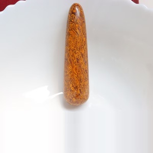 แท่งคริสตัลแจสเปอร์มารีอามธรรมชาติ ชักราลูเม่ สำหรับงานเขียนแบบอักษรวิจิตร ขัดเงา ใช้บำบัดรักษา นวดตัว รีกิ ทำสมาธิ และเสริมฮวงจุ้ย - Product Image 2