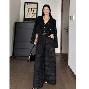 Robes décontractées tendance, longueur 90 cm, pour le bureau, en feutre à sequins, silhouette trapèze, fabriquées au Vietnam - Product Image 4