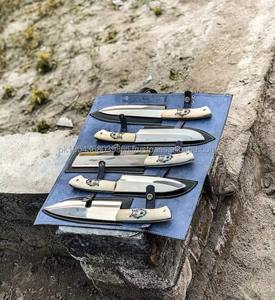 Ensemble de 9 couteaux de chef professionnels en acier Damas avec manche coloré, collection de couteaux de cuisine, vente en gros, fabrication OEM - Product Image 3