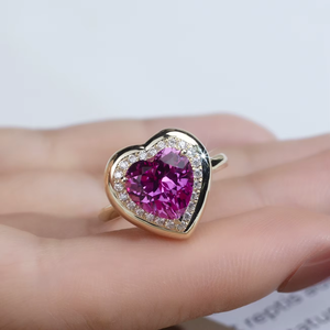 Bague de fiançailles pour femme en or massif 18 carats, style romantique, avec diamant taille cœur, pierre centrale rose fantaisie et halo de diamants blancs - Product Image 3