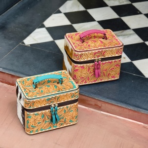 Étui de rangement portable en cuir véritable pour boucles d'oreilles et bagues, avec logo personnalisé, de la marque Venus Leather Ware, petit cadeau de voyage du Rajasthan - Product Image 5