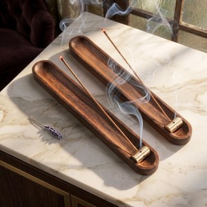 Support d'encens en bois d'acacia aromatique de qualité supérieure avec pince en laiton et longue cendrier pour la décoration de salle de méditation - Product Image 6