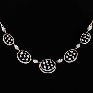 Collier pendentif de luxe en or rose 14 carats avec triple halo de diamants marquise, certifié IGI, bijoux fins et délicats pour femme, anniversaire, mariage - Product Image 3