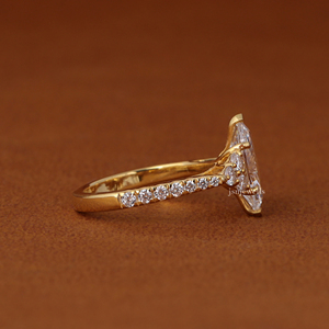 แหวนหมั้นเพชรเม็ดเดี่ยวทรงมาร์คีส์ 2.50 กะรัต ทองคำแท้ 14K เพชรเพาะเลี้ยงในห้องปฏิบัติการ รับรองโดย IGI - Product Image 4