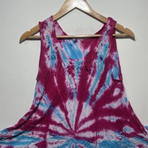 Blusa Túnica Boho sin Mangas con Cuello Redondo y Estampado Tie Dye Rosa para Mujer |   Vestido Casual Holgado con Corte Evase para Verano - Product Image 4