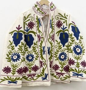 Manteau d'hiver blanc bohème, veste en coton brodée de fleurs Suzani, coupe-vent en tricot, col mandarin - Product Image 1