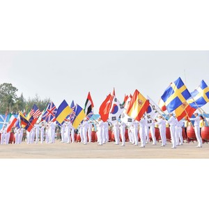 Drapeau national personnalisé double face en polyester pour affichage extérieur sur mât en aluminium, imprimé numériquement renforcé pour usage sportif - Product Image 6