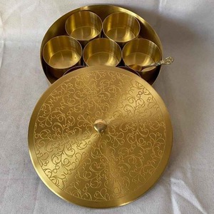 Offre limitée : Boîte à épices en métal pour cuisine indienne, avec compartiments pratiques et organisation facile - Product Image 1