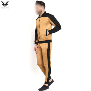 Survêtement Homme Léger Personnalisé avec Capuche, Fermeture Éclair, Couleur Moutarde, Idéal pour le Fitness et le Jogging – Services OEM, Meilleures Ventes - Product Image 4