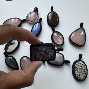 Pendentifs TFH en pierres semi-précieuses, lot de 13 pièces et 233 grammes, pierres polies à la main, pierres aux couleurs vibrantes et cabochons étonnants - Product Image 2