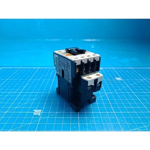 Contactor Magnético Fuji SC-0 Usado Como Está, Piezas de Equipos Semiconductores Legacy - Product Image 4