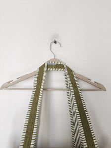 Bolsa de Viaje Acolchada de Algodón con Estampado de Rayas Verdes y Cierre de Cremallera |   Bolsa Ligera para Fin de Semana y Gimnasio - Product Image 4