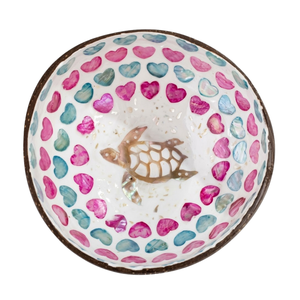 Cuencos de concha de coco hechos a mano con mosaico de nácar, diseño de tortuga marina, patrón de corazones rosa y azul, venta al por mayor - Product Image 1