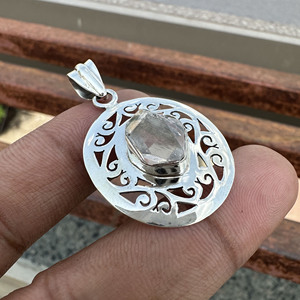 Pendentif en Diamant Herkimer Naturel Brut en Gros, Breloque en Cristal de Quartz Vintage en Argent Sterling 925, Bijou Idéal pour Cadeau de Mariage ou de Fête - Product Image 2
