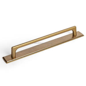 Poignée de meuble en métal artisanale, idéale pour la collection de quincaillerie artistique pour armoires, tiroirs et penderies. - Product Image 4