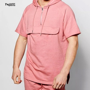Sudadera y pantalones cortos personalizados al por mayor color rosa con bolsillo frontal oculto sudadera con cremallera media manga chándales de verano - Product Image 1