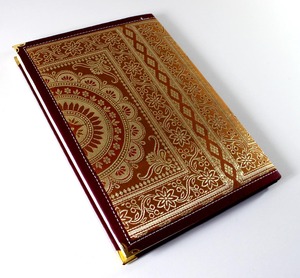 Carnet de notes élégant à couverture marbrée, richement décoré, en papier tissé avec fils de soie colorés or et argent, 48 feuilles - Product Image 5